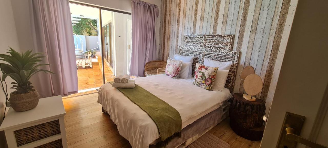 African Vibes Camps Bay Bed and Breakfast Kaapstad Buitenkant foto